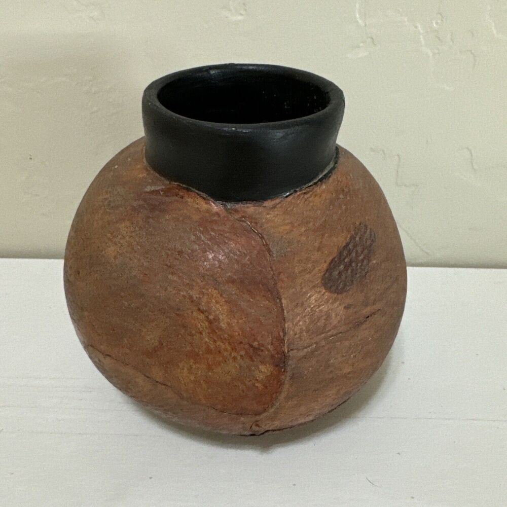Leather wrapped clay belly pot brown with black rim